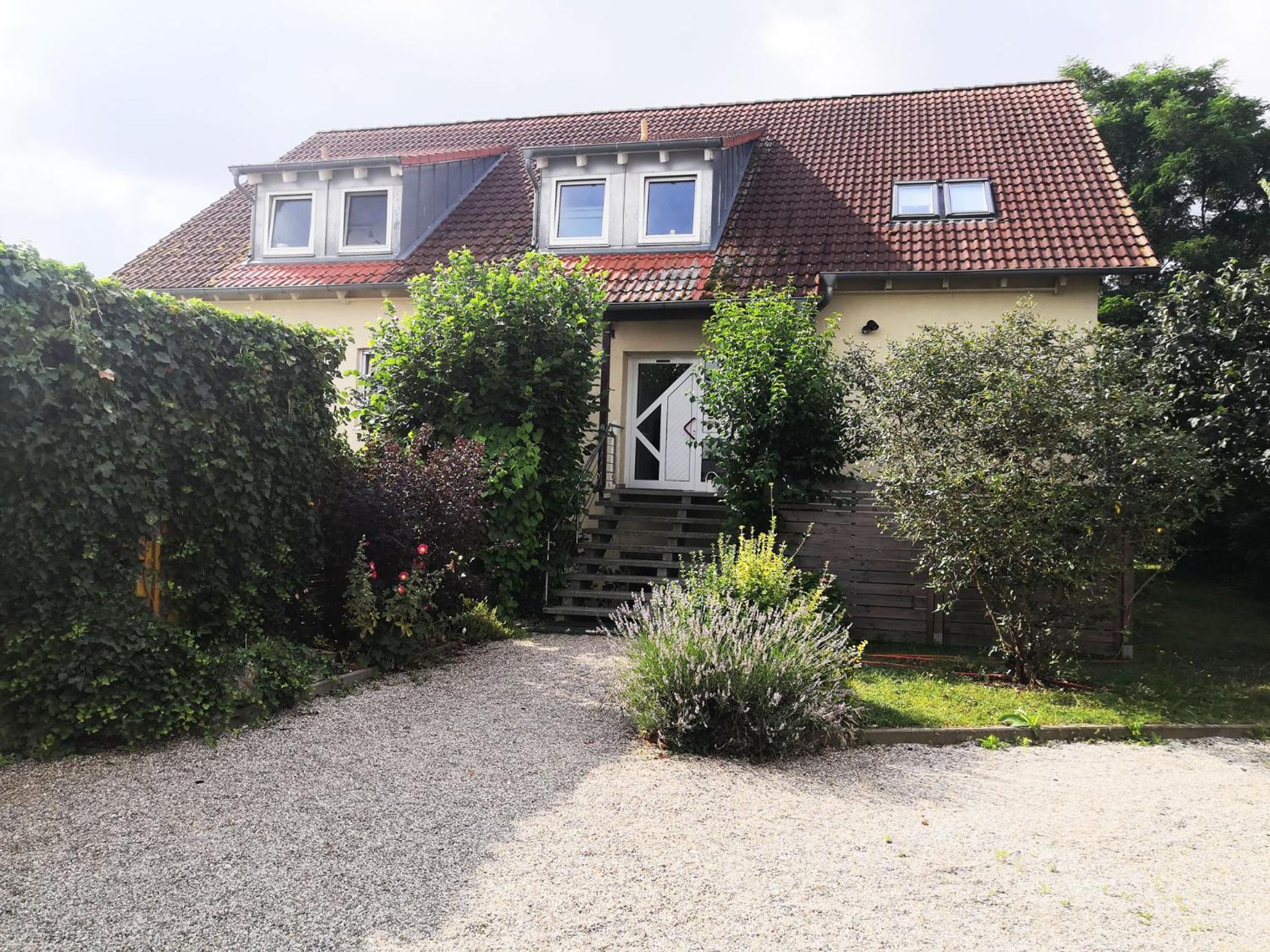 Ideal Fuer Kurze Aufenthalte - Gemuetliches 1-Zimmer-Apartment Adelsdorf Εξωτερικό φωτογραφία