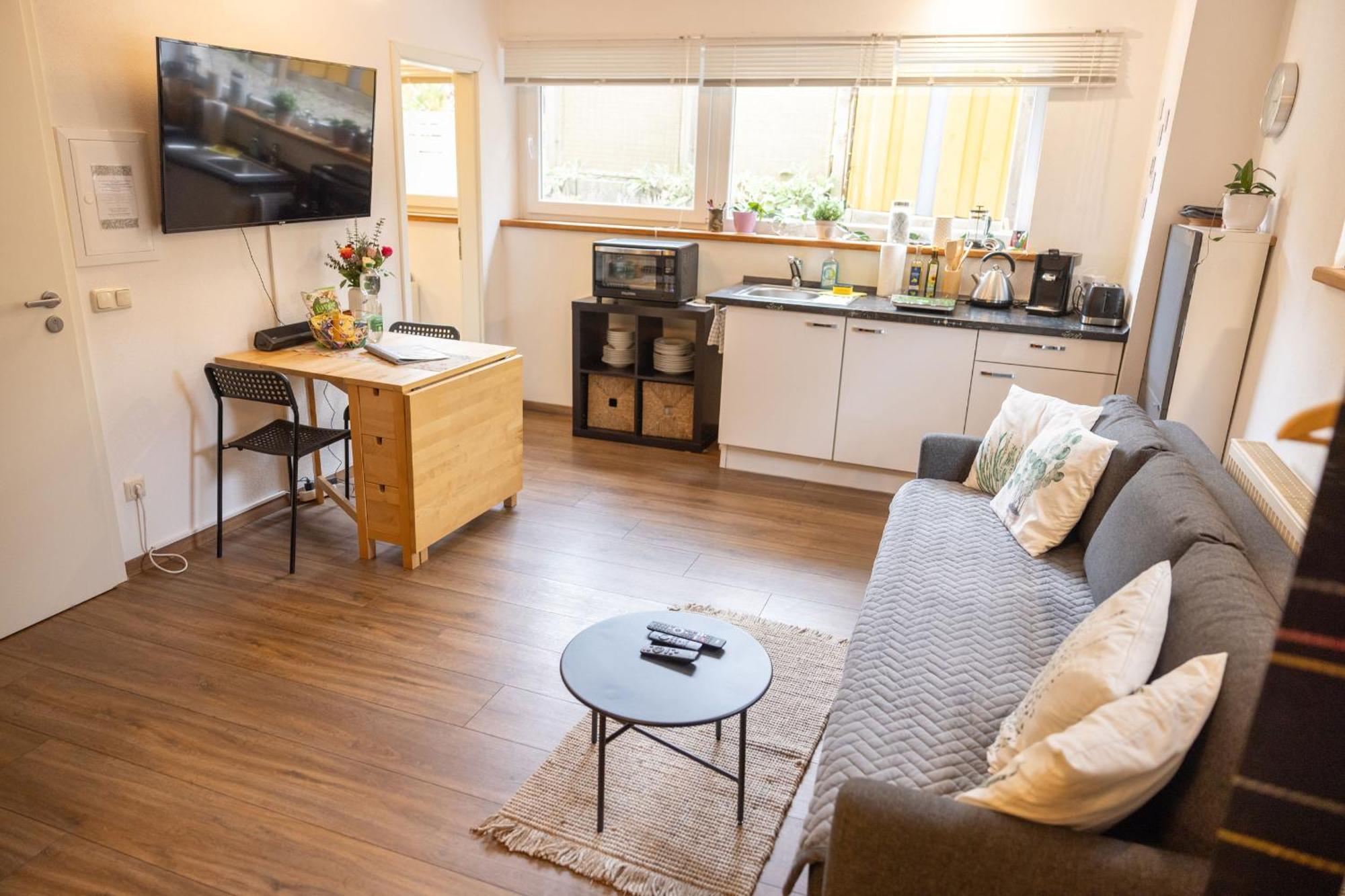 Ideal Fuer Kurze Aufenthalte - Gemuetliches 1-Zimmer-Apartment Adelsdorf Εξωτερικό φωτογραφία