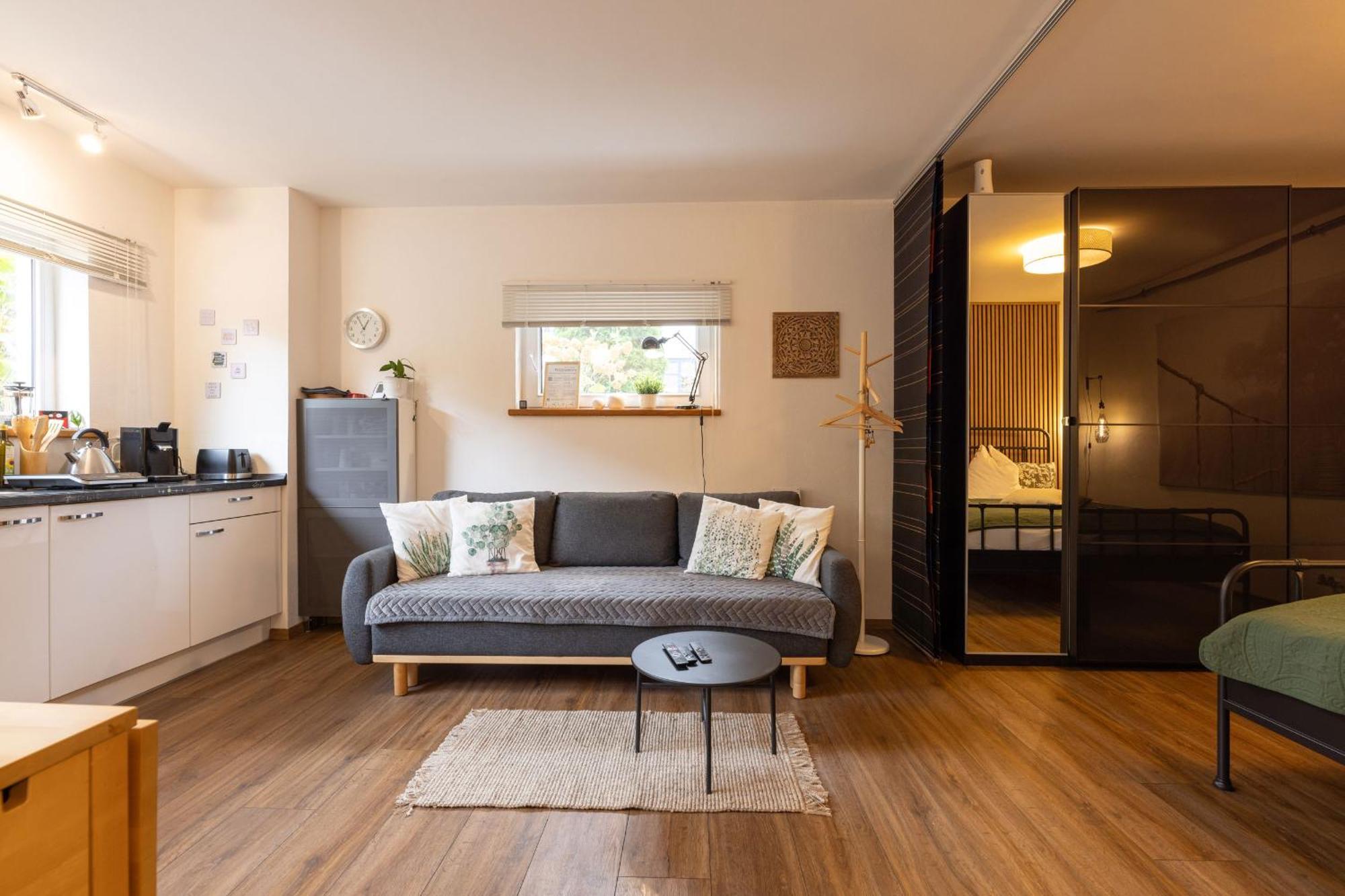 Ideal Fuer Kurze Aufenthalte - Gemuetliches 1-Zimmer-Apartment Adelsdorf Εξωτερικό φωτογραφία