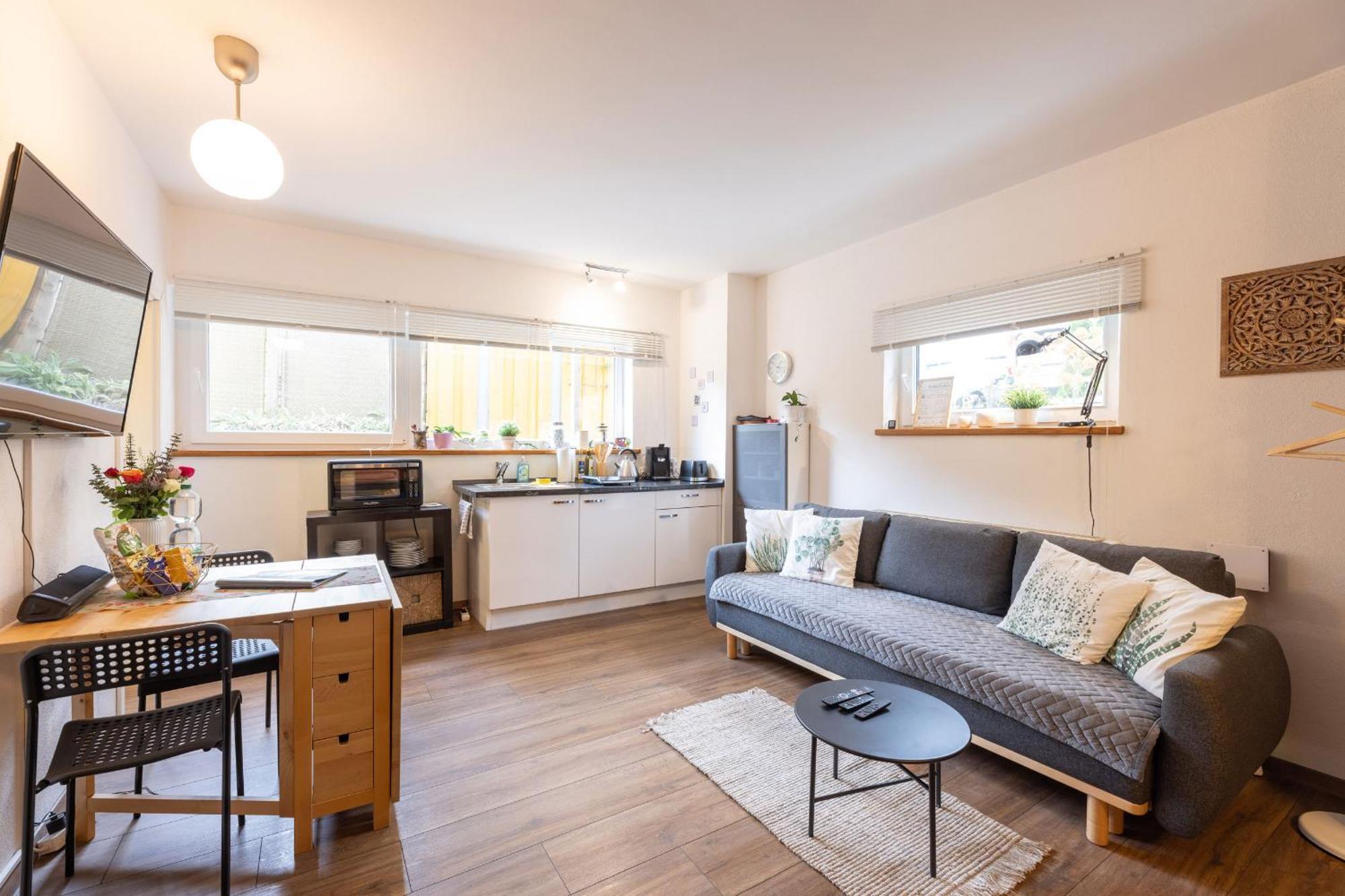 Ideal Fuer Kurze Aufenthalte - Gemuetliches 1-Zimmer-Apartment Adelsdorf Εξωτερικό φωτογραφία