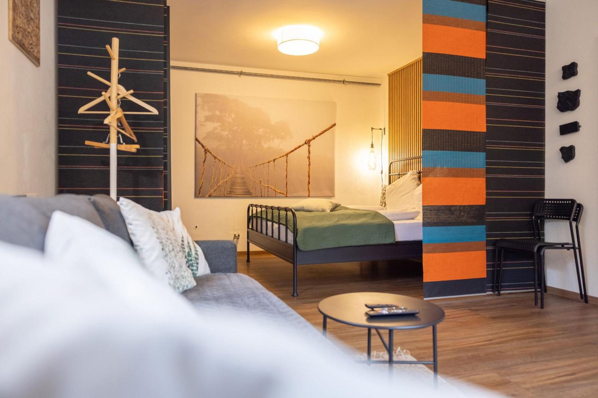 Ideal Fuer Kurze Aufenthalte - Gemuetliches 1-Zimmer-Apartment Adelsdorf Εξωτερικό φωτογραφία